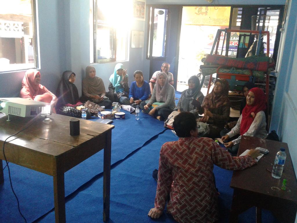 <a href="/dsuharya/">DY Suharya</a> sharing di dreamdelion ttg membangun network. Belajar dr pengalaman <a href="/alzi_indonesia/">Alzheimer’s Indonesia</a>