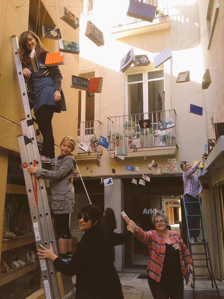 El corraló en acció! #llegim #cultura @llegimllibreria <a href="/culturaigualada/">CULTURA IGUALADA</a>