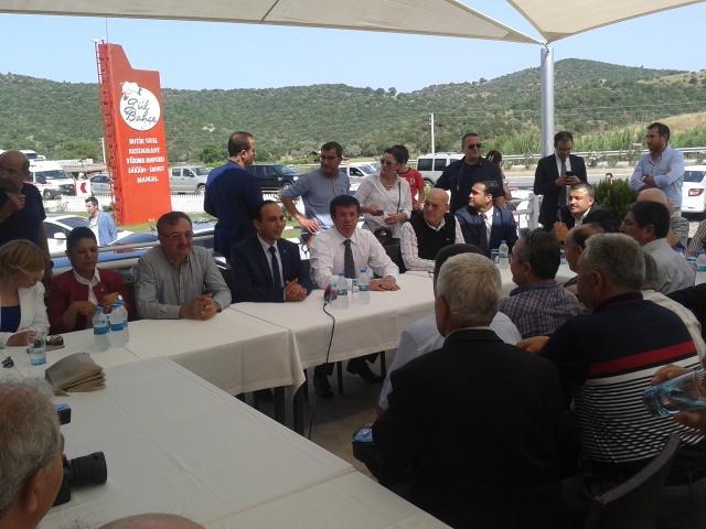 hasanozyercom's tweet photo. Bakanımız Nihat Zeybekci ile birlikte Milas' taki muhtarlarımızla toplantı yapıyoruz http://t.co/wkyFZd8J4G