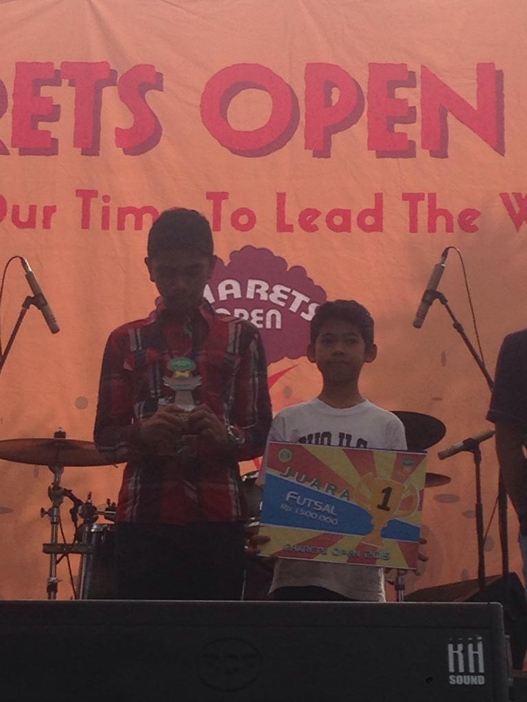 Juara pertama futsal dari <a href="/smpn14bandung/">SMPN 14 Bandung</a> !