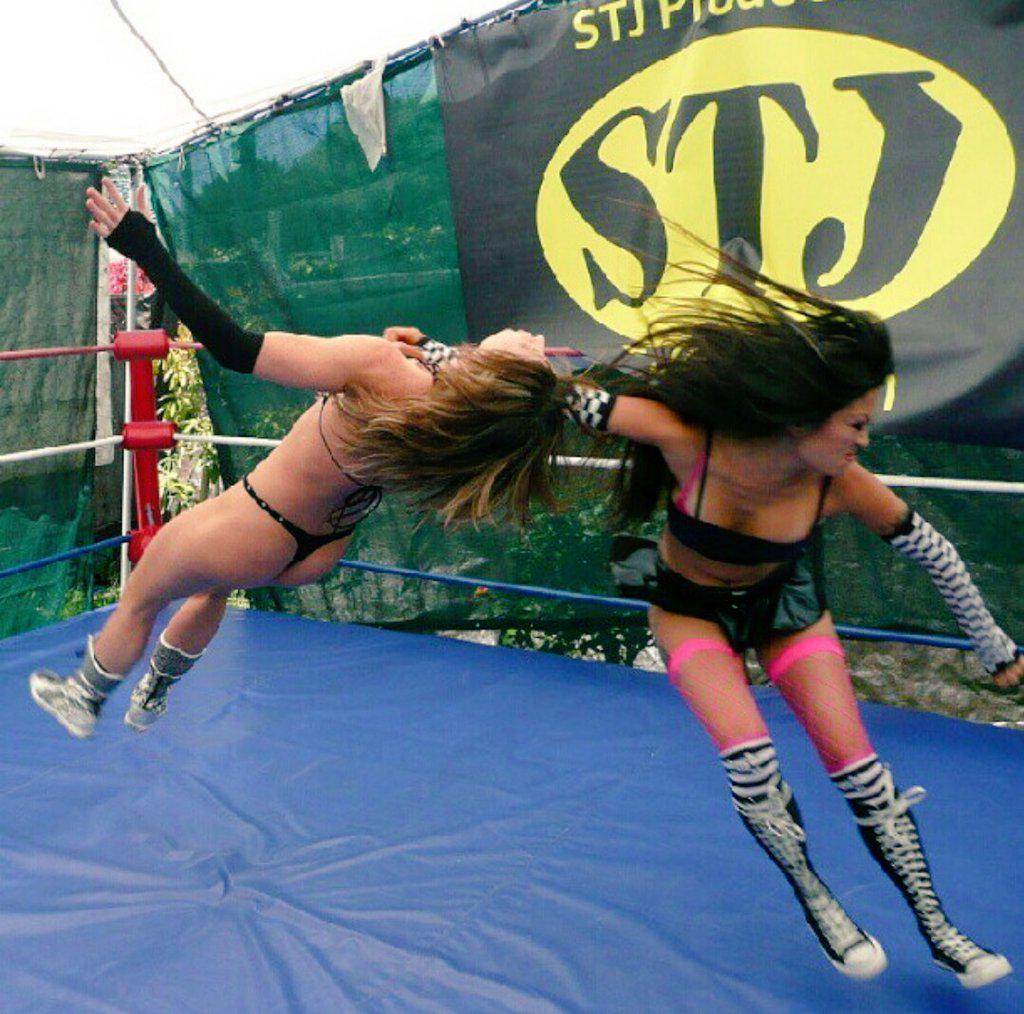 Nicole0ring's tweet photo. So when @WWE ending the #ToughEnough video submissions? Differently like to give it a try! What U guys think?! http://t.co/KtYzjyP1oR