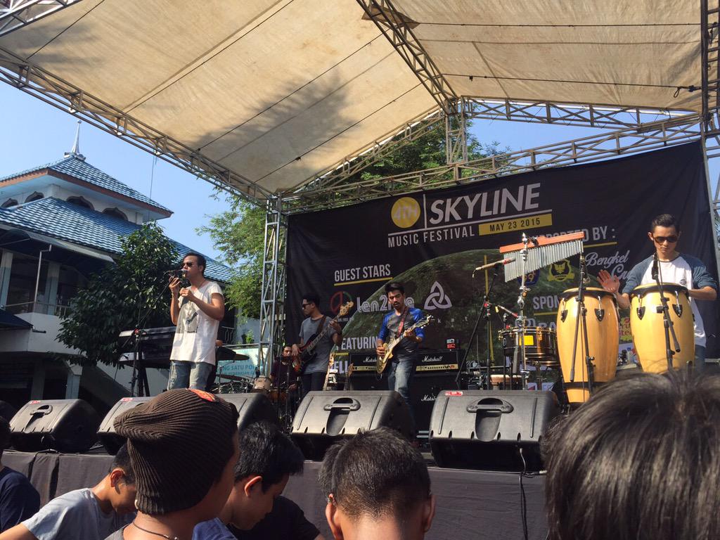 Pasukan5Jari's tweet photo. Terima kasih @4th_skyline #salam5jari http://t.co/6VMEswqQ43