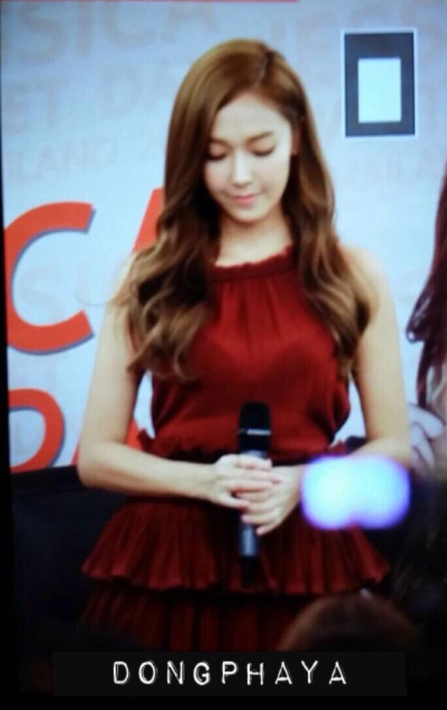 [PIC][22-05-2015]Jessica khởi hành đi Thái Lan để tham dự FanMeeting "JessicaSweetDayinThailand" vào chiều nay CFrUkW6UsAE9oYj