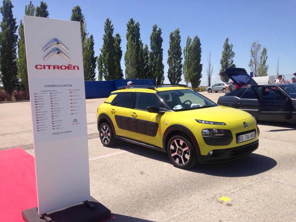 TrazandoPlanes's tweet photo. Hoy lo mejorcito de @CitroenEspana se junta en @Kinepolis para la @MacroKDD Y luego una excursión al Puerto de Cotos! http://t.co/eIqhVxE4N7