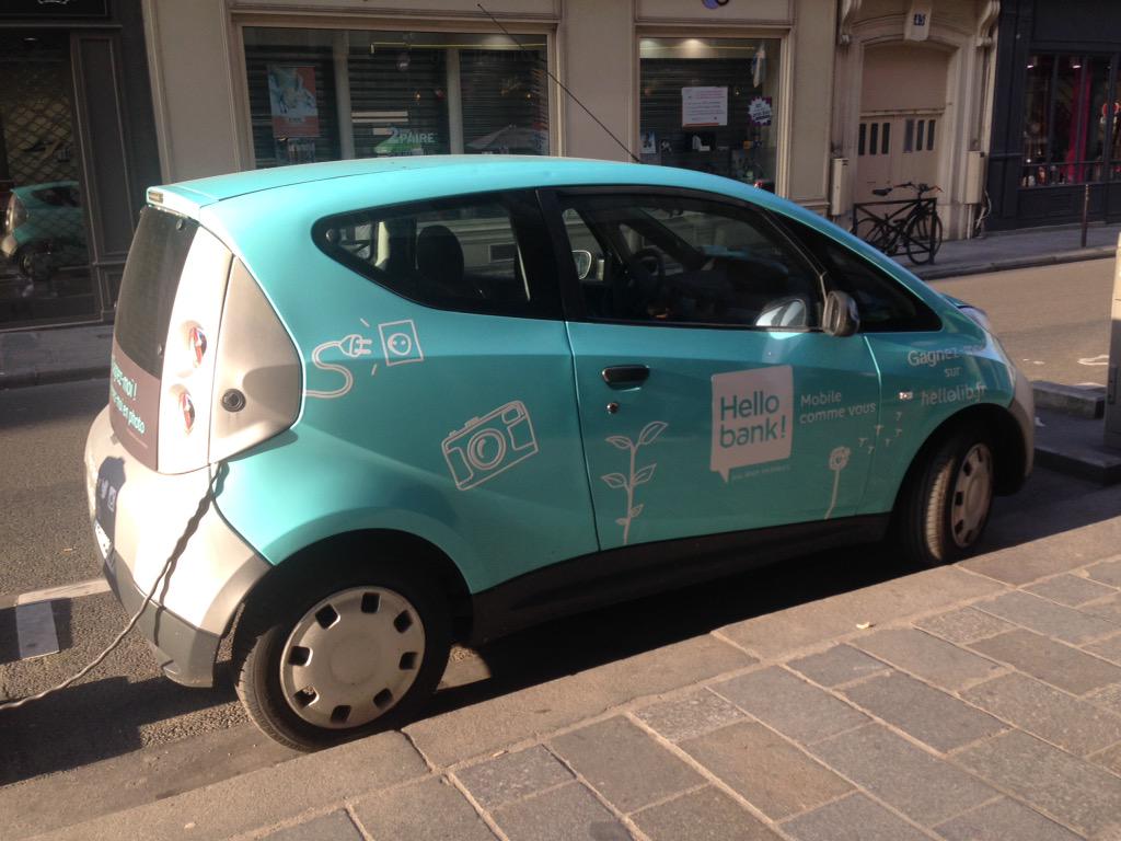 MorganeNeuhaus's tweet photo. Drôle d'autolib aperçu dans le marais! #hellolib http://t.co/uqLKG8zNcH