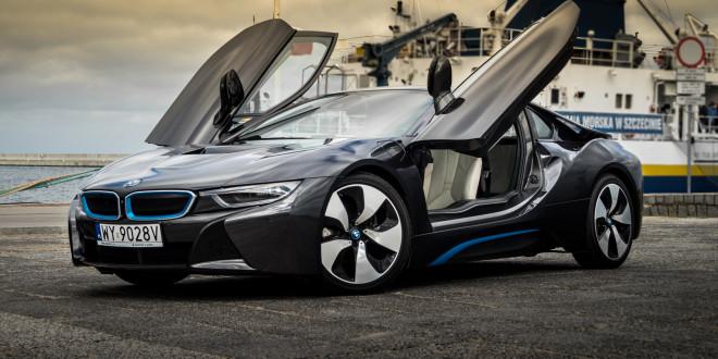 Moto3m_pl's tweet photo. Mieliśmy okazję sprawdzić jak sprawuje się BMW i8 na ulicach Gdyni: http://t.co/YCMKPA7DUq http://t.co/D2ON4pFtAN