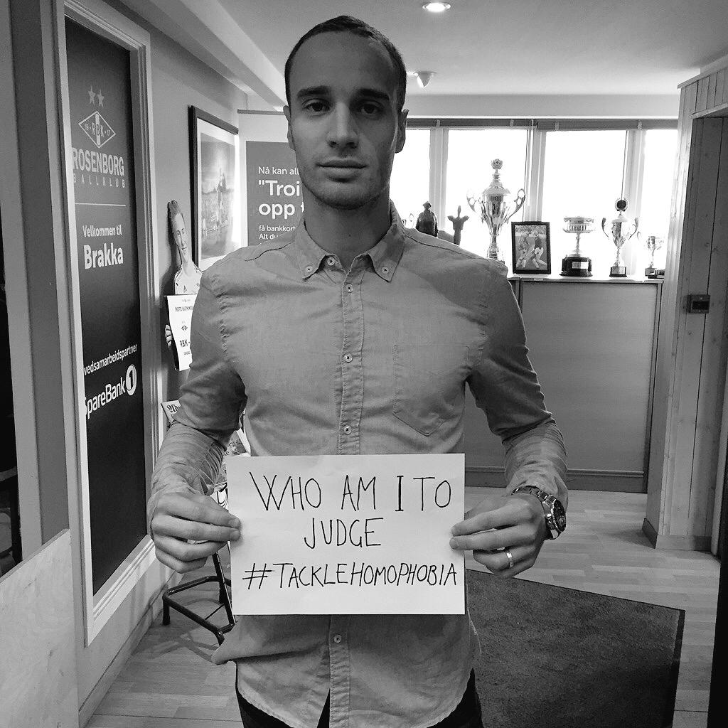 RBKfotball's tweet photo. Rosenborg og @ToreReg støtter #tacklehomophobia http://t.co/FMuFApJbLp