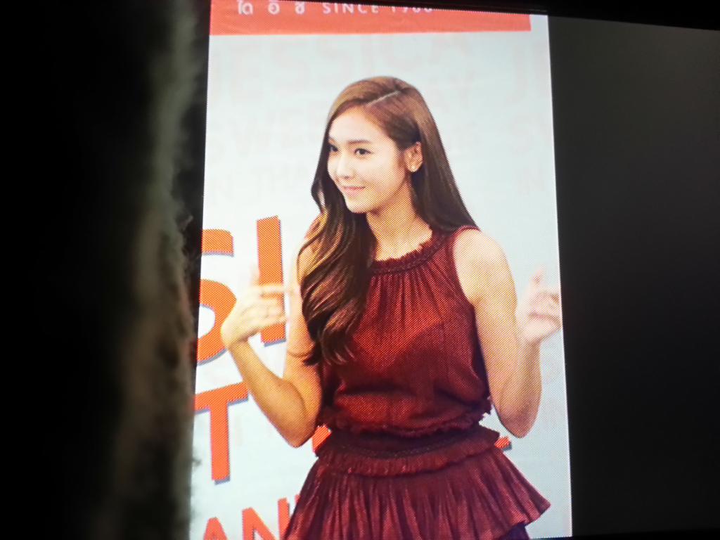 [PIC][22-05-2015]Jessica khởi hành đi Thái Lan để tham dự FanMeeting "JessicaSweetDayinThailand" vào chiều nay CFrgm8zUMAAJtAo