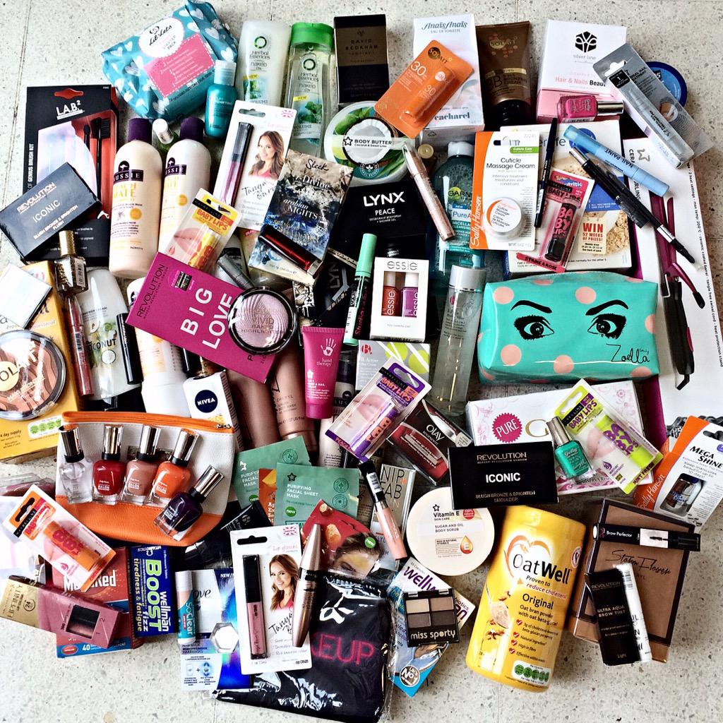 superdrug's tweet photo. RT #Superdrug100k by 23:59 Monday 25/05 for a chance to win our fave 100 products! 😃 Ts&amp;Cs: http://t.co/29iiMlb225 🏆 http://t.co/MFT3t7iB5o