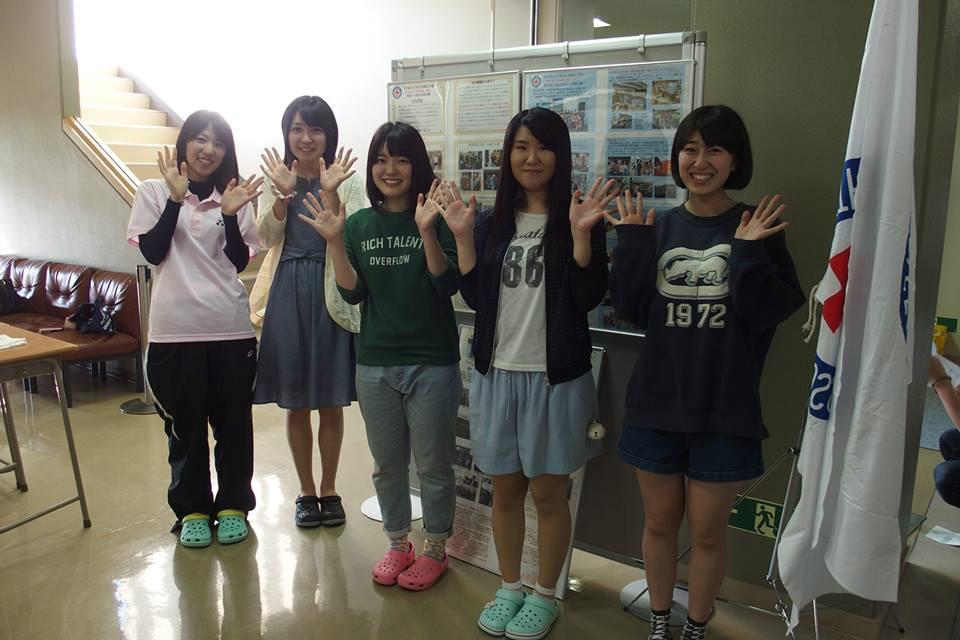岩手県立大学 明日24日宮古短期大学部でのnhkのイベントでは 本学も宮古 滝沢の学生たちによる復興支援活動のパネル展示 復興girls Boys しまもぐプロジェクトによる屋台での販売も行います 写真は宮古jrcサークルのみなさん Http T Co Lvgcw38zja 岩手県立大学 明日24日宮古短期大学部でのnhkのイベントでは 本学も宮古 滝沢の学生たちによる復興支援活動のパネル展示 復興girls Boys しまもぐプロジェクトによる屋台での販売も行います 写真は宮古jrcサークルのみなさん Http T Co Lvgcw38zja