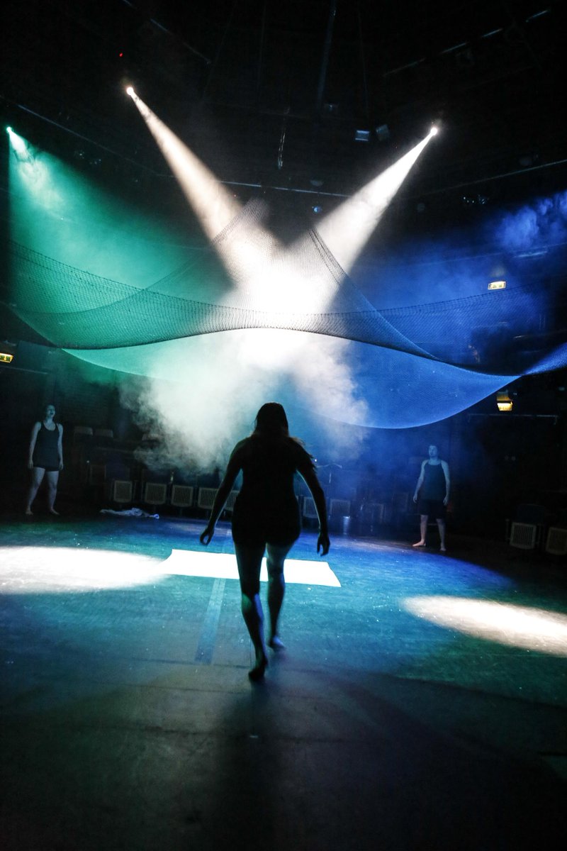 Marie_GMB's tweet photo. A performance I devised and directed in collaboration with my team, inspiration from the horrors of whale captivity http://t.co/uRbuVqev4v