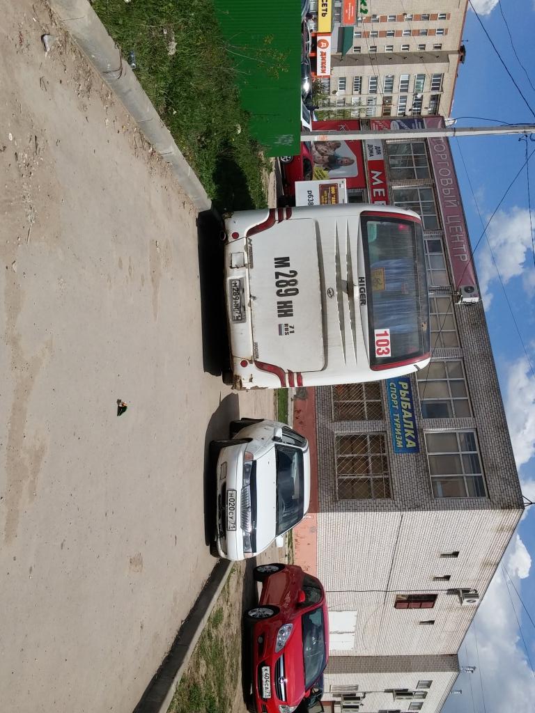 detochkin71's tweet photo. @amoaleksin71 ул.Тульская 132в,
Систематическая парковка на газоне и в проезде к дому.Примите меры. http://t.co/DRR60U8gpb