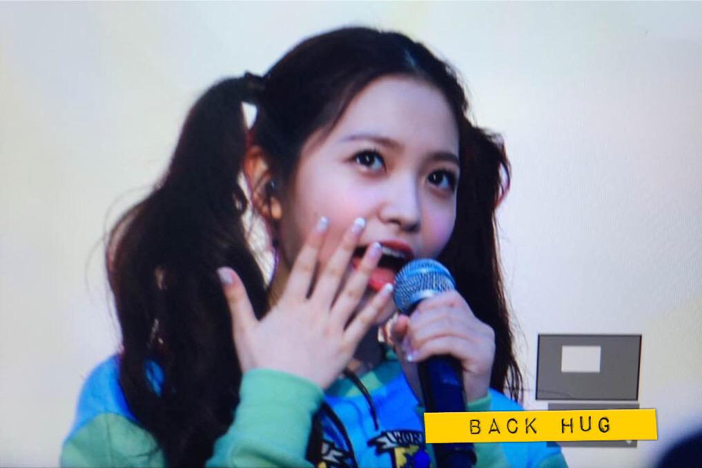 backhug305's tweet photo. 150523 예리~~~😍😍😘짱이다 http://t.co/vZW78WCG9v