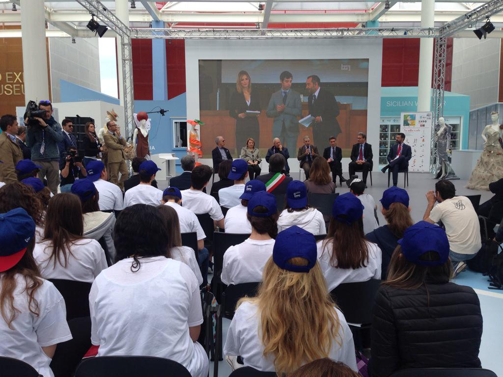 #Capaci #Expo2015 Liceali all'expo, il divertimento a 100 metri. Loro preferisco la storia di Falcone #corriereit