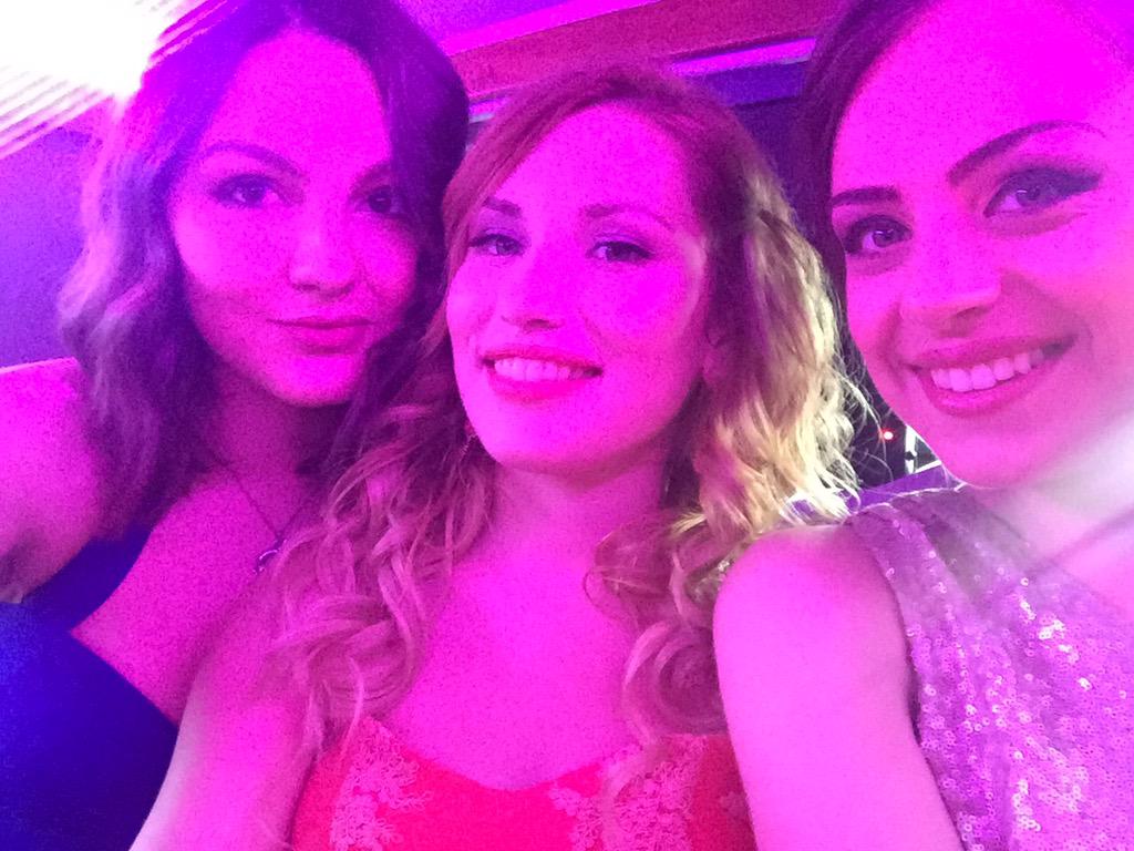 andreeeaenache's tweet photo. ❤️❤️❤️🙀🎉 prom is over 😿 http://t.co/FilFt3TCpv