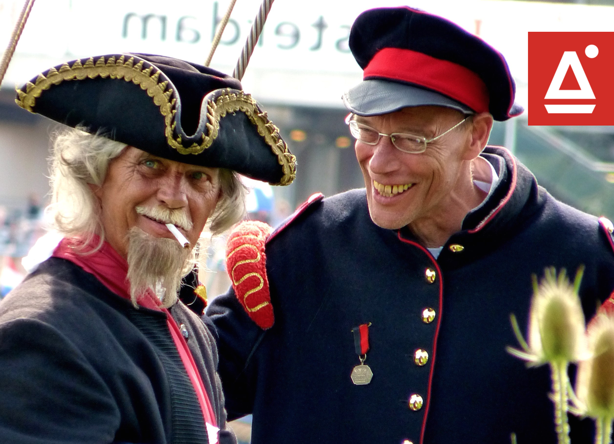 sailamsterdam's tweet photo. Saluut Protocollair #SAIL2015. Verwelkomen v schepen met kanonnen volgens eeuwenoude traditie. http://t.co/AeeXCPpSqb http://t.co/HZbOAceCyf