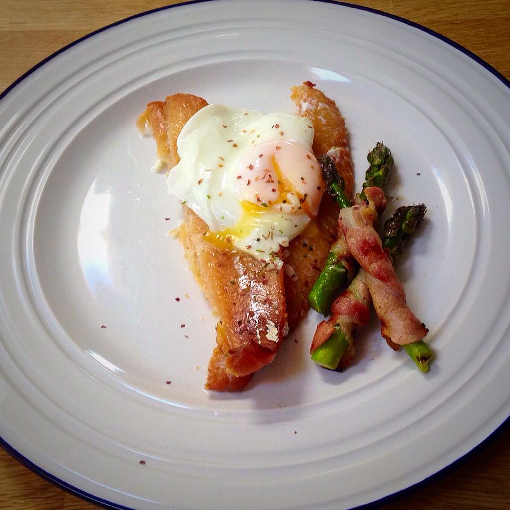 @AsparagusHutGal @RamsayofCarluke <a href="/RitchiesOf/">Ritchies of Rothesay</a> <a href="/CorrieMainsEggs/">Corrie Mains Eggs</a> A Full Scottish. #Fish #Asparagus #Eggs #Streakybacon