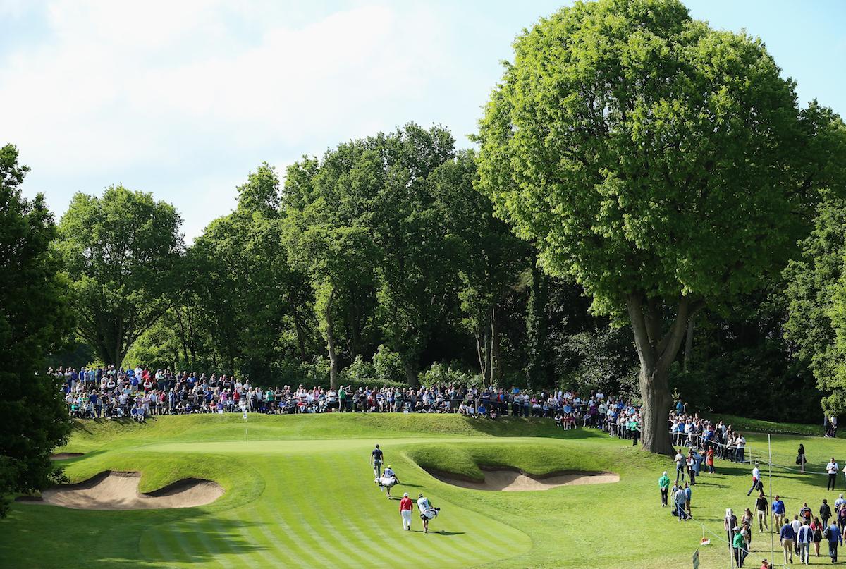 DPWorldTour's tweet photo. Moving day is in full swing with Donaldson, Uihlein and Manassero charging. Listen live: http://t.co/ly70tdFiD5 http://t.co/3QrdFjCPLu