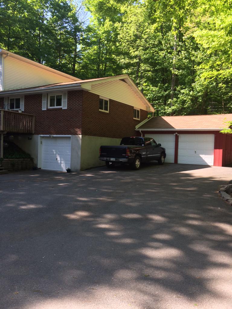 PoconoHomeMkt's tweet photo. This House With This View Hitting The Market Today! #ArrowheadLakes #LakeView We can get you here! http://t.co/5ZVndGhLnW