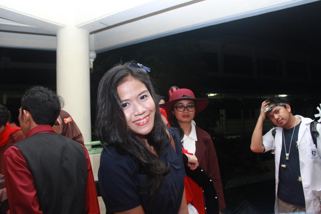 HPS_46's tweet photo. kita mulai dari registrasi ya.. ini kakak @arl48ipb #HPS46 #wonderland46 http://t.co/83kmNStVp7