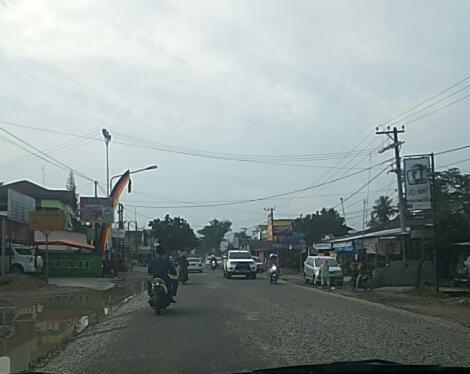 16 Mei lalu kita twet jl rusak dpn SPBU GnPangilun ke <a href="/MahyeldiPadang/">Mahyeldi Wako Padang</a> &amp; <a href="/irwanprayitno/">Prof. Irwan Prayitno</a>. Kini udah diperbaiki Tks Pak