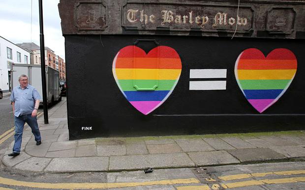 arde_republica's tweet photo. Irlanda aprueba por amplia mayoría el matrimonio gay. #IrelandVoteYes http://t.co/ZhBy8JSXzd ¡Felicidades! http://t.co/faAMlj1BRK