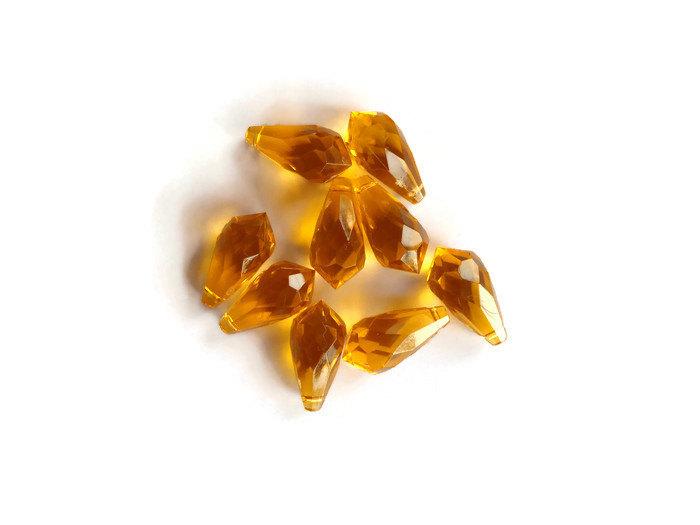 TansyBel's tweet photo. Plastic Orange Beads , Faceted Teardrop Dangle , Set of 9 Vint… http://t.co/vKTSd9KySe #vintagejewelry #DangleBeads http://t.co/HQP4xIRkX3