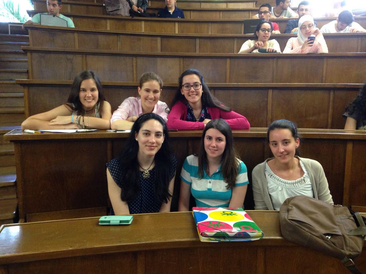 Ladybird_426's tweet photo. Parece mentira que ya hayan pasado casi dos años @Maribel_L1995 @mariadelmarq #Espe #Cristina #Inmortal xD http://t.co/RV8WU6q7bN