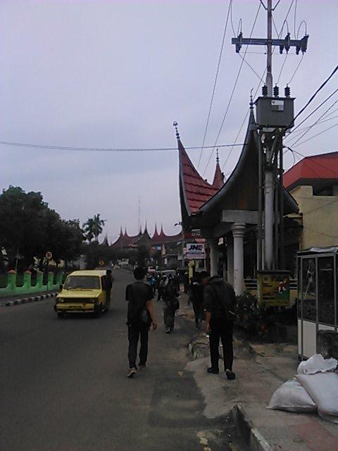 Perjalanan para delegasi menuju jam gadang