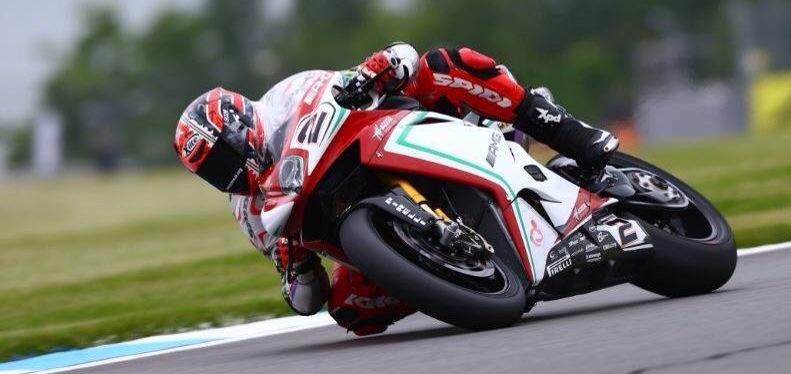 Faith_46's tweet photo. @leoncamier @ @DoningtonParkUK - saturday 🇬🇧💪 #UKWorldSBK #sbk #GoCamier #Team2 #DoningtonPark #leoncamier #mvagusta http://t.co/XiMmQQGHsU