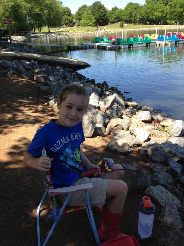 gettycavitt's tweet photo. Daddy and daughter fishing trip http://t.co/e4ymmBZgjT