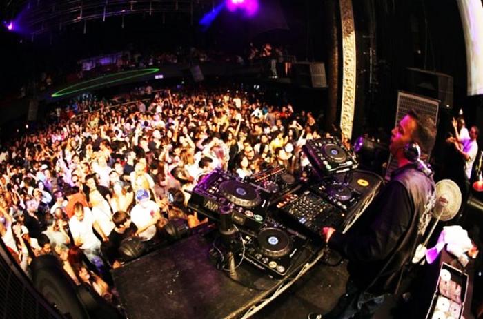 TheLuxuryGame's tweet photo. Here we go #LosAngeles #MOGUAI at #AvalonHollywood #VIP #GuestList #tables text: (657)-888-GAME http://t.co/lLAXZ9D4jU
