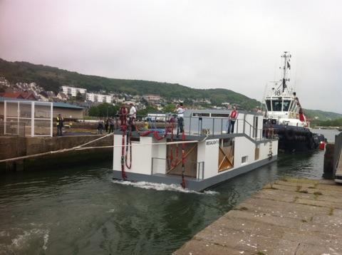 Lebefaude's tweet photo. La Megalight II a quitté Fécamp! Première étape au Havre pour ensuite aller rejoindre le bassin parisien http://t.co/Gbxojql5Yi