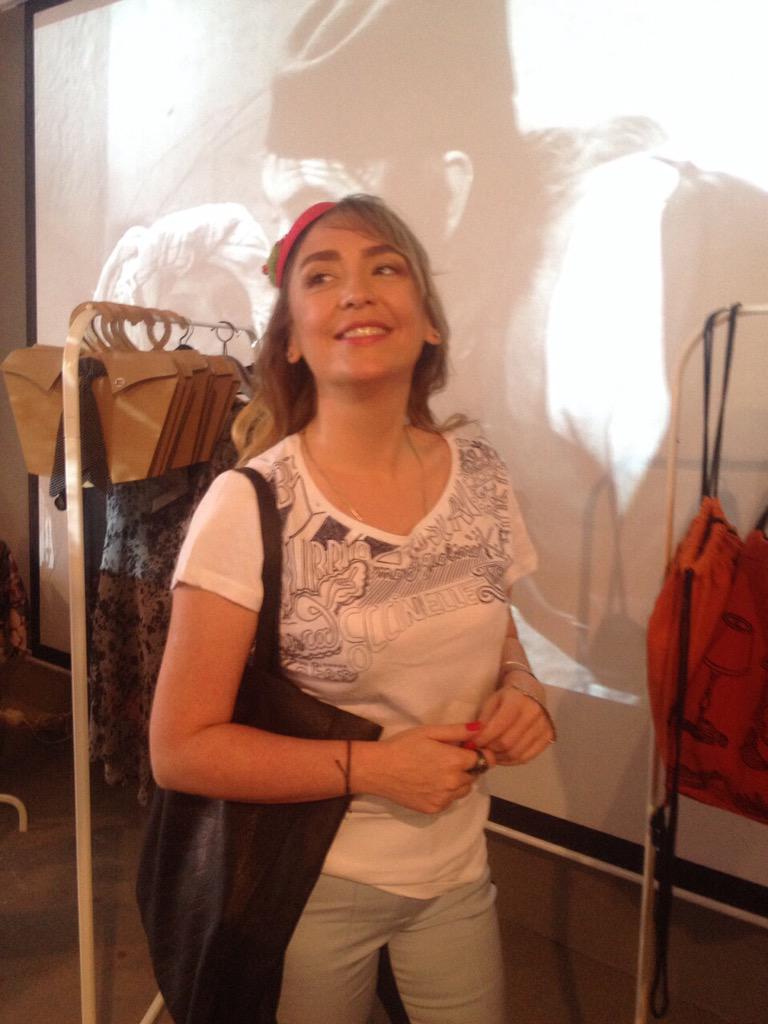 Hayraniyiz <a href="/ArzuKaprol/">Arzu Kaprol</a> Karakoy'de bizimleydi.