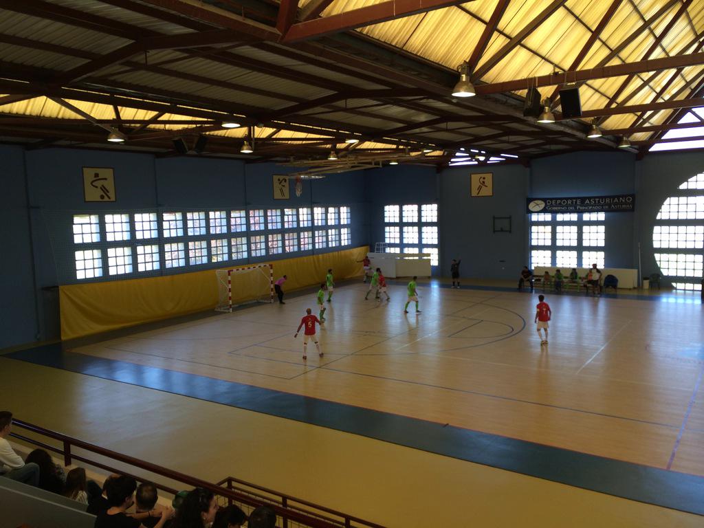 coperibadesella's tweet photo. Ha comenzado el derbi: @elcampanufs 1 - @intercabralesfs 0 gol de Llera http://t.co/k53jqihY06