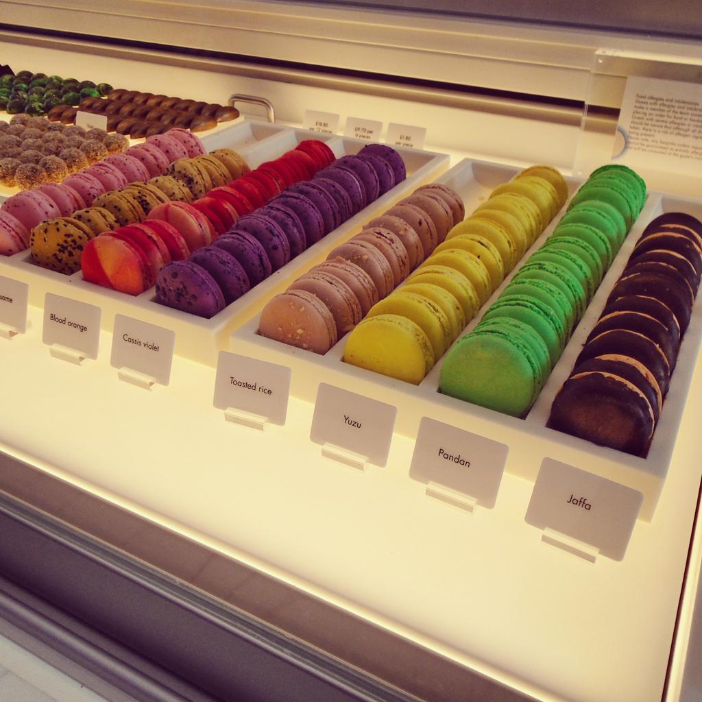 gbchefs's tweet photo. Back at @YauatchaPastry in #BroadgateCircle for more of @ghornigold's wonderful creations http://t.co/JHvzQXNSM2