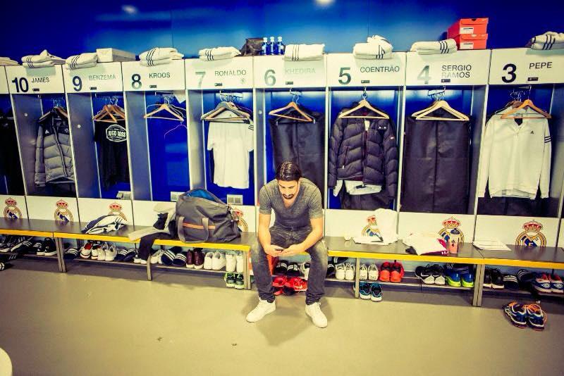 SoyHarryPutter's tweet photo. Se nos va uno grande! Danke für Alles! Wir werden dir vermisse und werden niemals vergessen! #SamiKhedira6 http://t.co/9fUipnzFcC