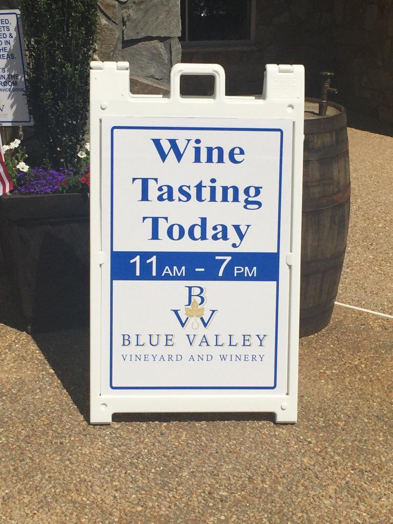 quickwraps's tweet photo. It's a beautiful day for wine tasting @Blue_vineyard enjoy music on the patio and #quickwraps http://t.co/VYFvLI5APs
