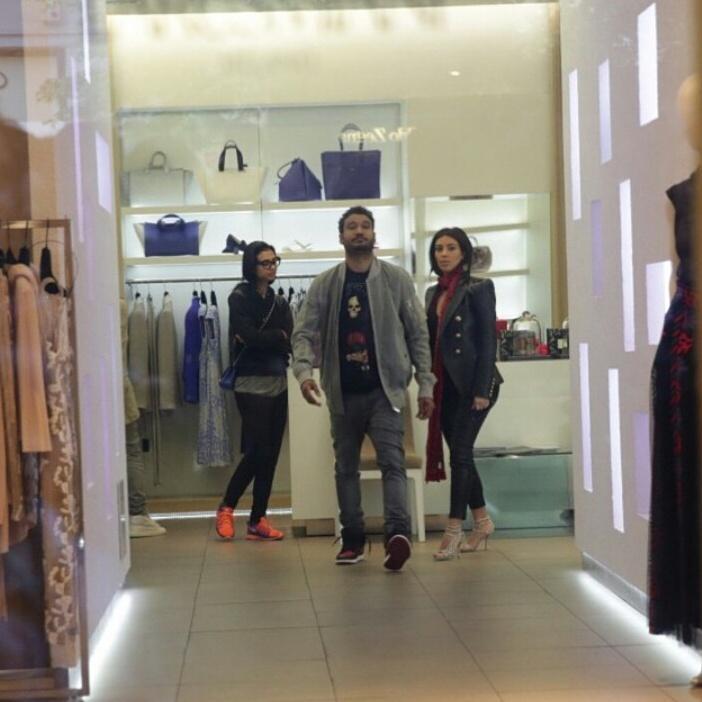 DaRealNiecey's tweet image. SQUAD in PRAGUE for RENELOU wedding #DONC #KDIA #KIMKARDASHIAN