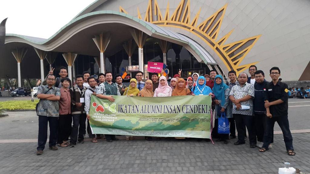 OSN_ICS's tweet photo. Sedikit oleh-oleh dari @IAIC_Joglosemar yang ikut datang di closing OSN di GOR UMY, sore tadi. http://t.co/TBeHYIk8FR