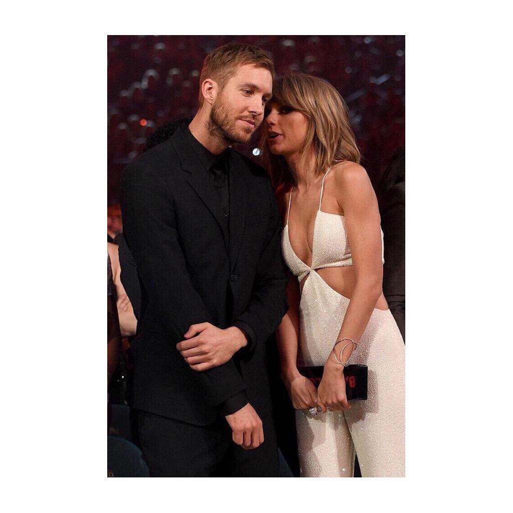 nana0723_1D's tweet photo. 人前でも堂々としている ほんとにお似合いの Couple💑 http://t.co/pzHgrUkXQH