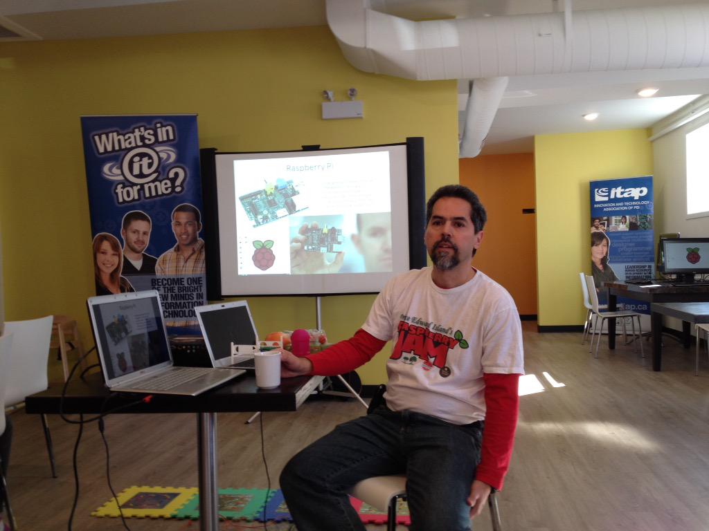 cvesseyupei's tweet image. @AdviceOnTech #PEI #RaspberryPiJAM! Ricardo&apos;s warming up the crowd!