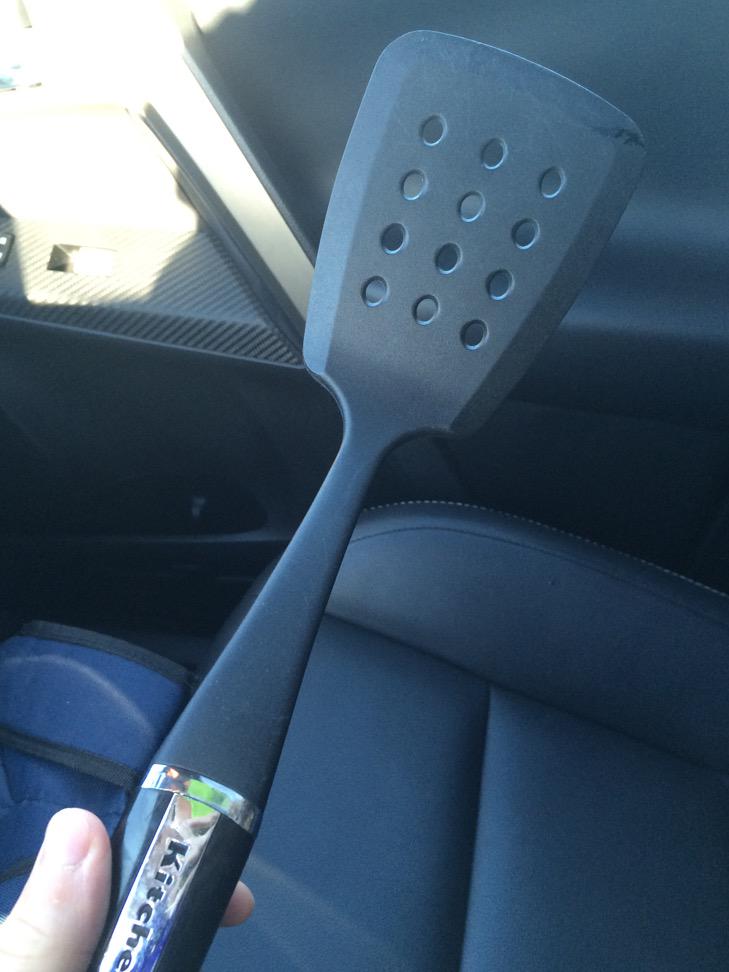 _joshmac_'s tweet photo. Late for work and the ice scrapers were put away, had to use the handy dandy kitchen spatula! http://t.co/CEP4XjwBcH