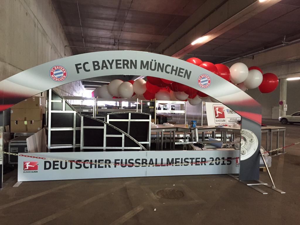 BILD_Bayern's tweet photo. Bereit für die große Meisterparty http://t.co/yspPKPmV4w