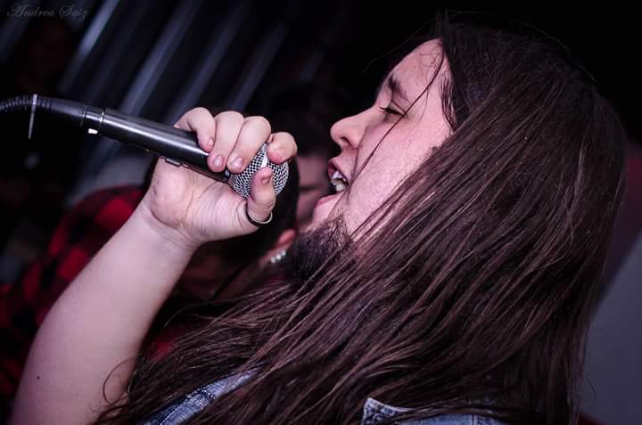 Volar, caer, del cielo a la tierra, sentir el metal corriendo por mis venas... #siempreacordes