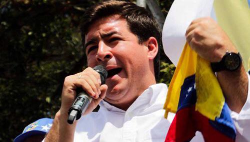 ParaisoActivo's tweet photo. #23M Trasladan a Daniel Ceballos cárcel de San Juan de los Morros, ayer había iniciado huelga de hambre #DescaroRojo http://t.co/FMtnQeryWs