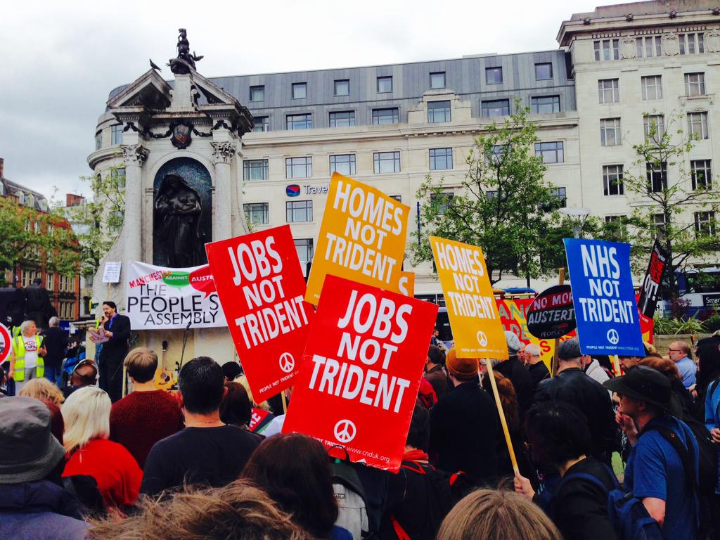 MaxBamber's tweet photo. We must have a referendum on the Devo Manc deal sign the petition https://t.co/c6UTiMbEnT #ProtestMCR #wecandobetter http://t.co/ahJqd4IMOC