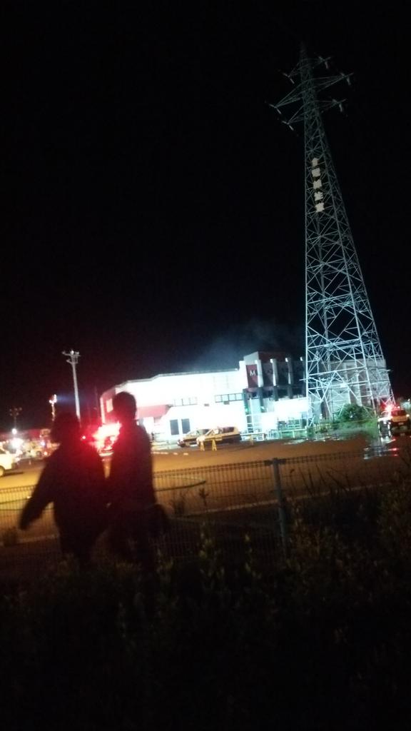 かざね パチンコ屋が火事になってた すごい煙だった まぢびっくり 外旭川のパチンコ屋だったー Http T Co Nkmxhpwvye Twitter