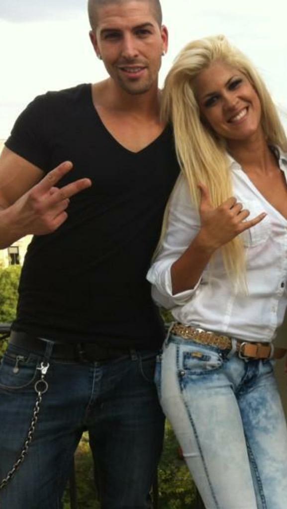 Lulinicole1's tweet photo. El tete @labragandiash y la teta @YleniaGandiaSh  aunque estén enfadaos sois graandees !! #Crack 👌 http://t.co/navASFL60M