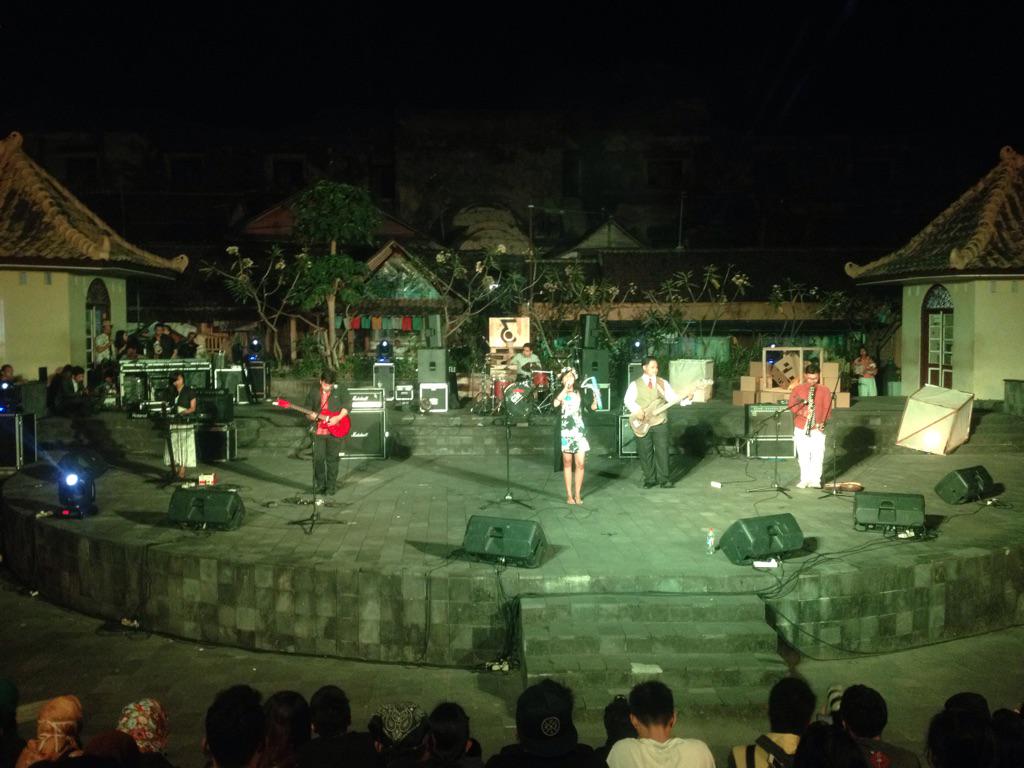 <a href="/WAZAism/">WAZA</a>  lagi tampil nih keren bgt!!!